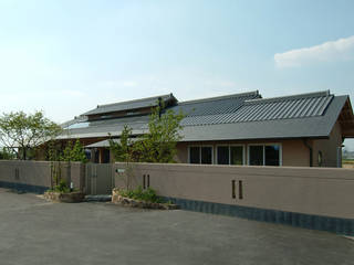 柳川の家, AMI ENVIRONMENT DESIGN／アミ環境デザイン AMI ENVIRONMENT DESIGN／アミ環境デザイン Asian style houses