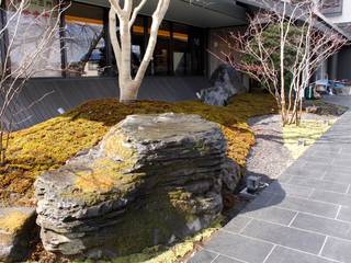 京料理レストランの庭, 庭園空間ラボ teienkuukan Labo 庭園空間ラボ teienkuukan Labo Giardino in stile asiatico