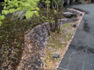 京料理レストランの庭, 庭園空間ラボ teienkuukan Labo 庭園空間ラボ teienkuukan Labo Giardino in stile asiatico