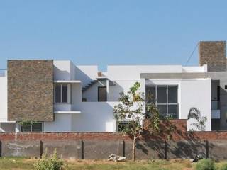 Mr. Ashwin's house, Vipul Patel Architects Vipul Patel Architects Modern Evler