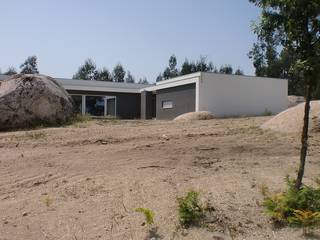 Moradia Cambeses - Barcelos, Solução Desenhada - atelier de arquitectura e engenharia, ld Solução Desenhada - atelier de arquitectura e engenharia, ld Modern Houses