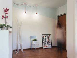 nuova cucina a Verona, moovdesign moovdesign Minimalist corridor, hallway & stairs
