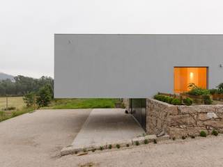 Habitação Unifamiliar Monte dos Saltos, olgafeio.arquitectura olgafeio.arquitectura Casas de estilo minimalista