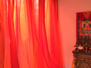 Dramatischer Effekt mit Splendore II von Christian Fischbacher, JUSCZYK raum+ausstattung JUSCZYK raum+ausstattung Asian style living room Red