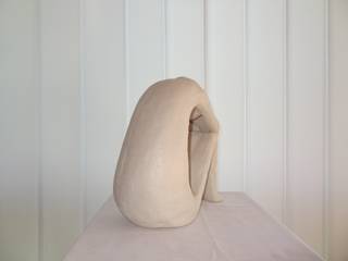 Die Sitzende, Keramik - Helgard Tscherwitschke Keramik - Helgard Tscherwitschke その他のスペース 陶器