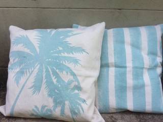 Almohadones para el showroom de Remeros Beach-Tigre, Indigo Fabrics Indigo Fabrics Modern home