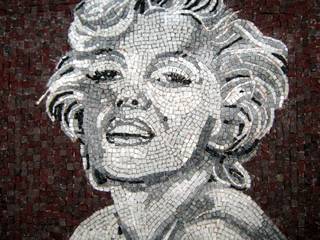 Marilyn Monroe, LABORATORIO DI MOSAICO DELLA MAIEUSIS SCS LABORATORIO DI MOSAICO DELLA MAIEUSIS SCS Otros espacios Piedra