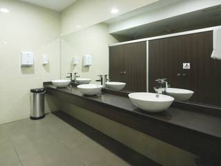 Vestuario - Encimeras | Bathroom countertop, INBECA Wellness Equipment INBECA Wellness Equipment Moderne Ankleidezimmer