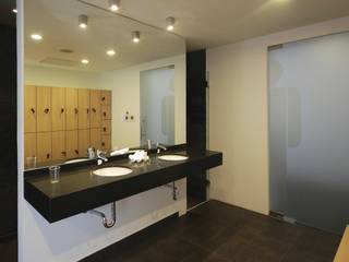 Vestuario - Encimeras | Bathroom countertop, INBECA Wellness Equipment INBECA Wellness Equipment Moderne Ankleidezimmer