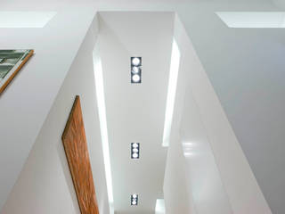 PRIVATE APARTMENT_BO, cristianavannini | arc cristianavannini | arc Modern Corridor, Hallway and Staircase