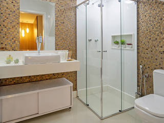 Casa Familiar mineira, Laura Santos Design Laura Santos Design Modern bathroom