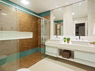 Casa Familiar mineira, Laura Santos Design Laura Santos Design Modern bathroom