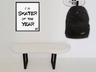Skateboard pack, perfect gift idea for skateboarder - stool, coat rack and illustration, skate-home skate-home Cuartos infantiles de estilo industrial