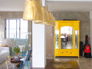 Apartamento - Pajuçara, LM Arquitetura | Conceito LM Arquitetura | Conceito Eclectic style living room Cupboards & sideboards