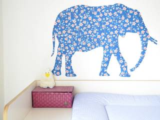 Tapetentier - großer Elefant, meine kleine TAPETENWELT meine kleine TAPETENWELT モダンデザインの 子供部屋