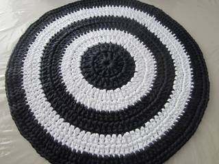 Tapis au crochet en trapilho, style méditerranéen moderne, tapis de salon, entrée ou chambre, SONIA MAGALHAES SONIA MAGALHAES Pasillos, vestíbulos y escaleras mediterráneos