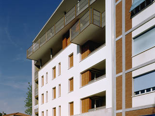 EDIFICIO RESIDENZIALE MARCO POLO, STUDIO DI ARCHITETTURA RAFFIN STUDIO DI ARCHITETTURA RAFFIN Casas estilo moderno: ideas, arquitectura e imágenes