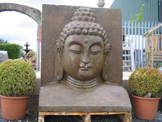 NATURAL STONE URNS & STATUARY, BARTON FIELDS PATIO & LANDSCAPE CENTRE BARTON FIELDS PATIO & LANDSCAPE CENTRE Jardines de estilo clásico