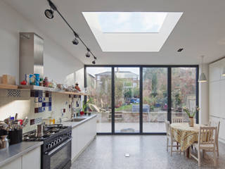 House Extension in Brockley, FORA Arquitectos FORA Arquitectos Nhà bếp phong cách hiện đại