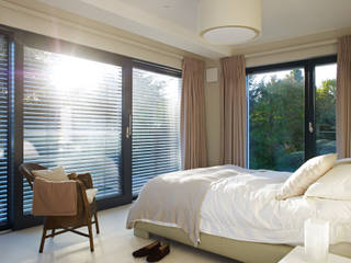 Bedroom Baufritz (UK) Ltd. Modern style bedroom