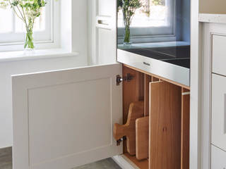 Kitchen design for small spaces, Holloways of Ludlow Bespoke Kitchens & Cabinetry Holloways of Ludlow Bespoke Kitchens & Cabinetry Minimalist kitchen Wood White