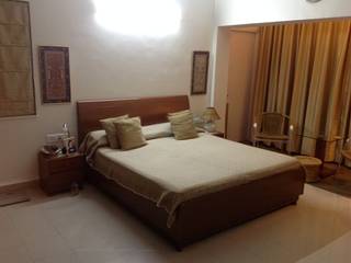 Revamp of Master Bedroom of a 3bhk Apartment, DS DESIGN STUDIO DS DESIGN STUDIO Dormitorios de estilo clásico