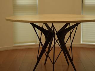 round table [libra], 注文家具屋 フリーハンドイマイ 注文家具屋 フリーハンドイマイ Ruang Makan Modern Kayu Wood effect