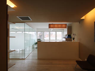 INTERNI STUDIO LEGALE Z, STUDIO DI ARCHITETTURA RAFFIN STUDIO DI ARCHITETTURA RAFFIN Коридор