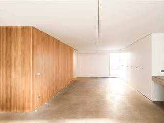SAU-MIGDIA-HOUSE, Andres Flajszer Photography Andres Flajszer Photography Modern corridor, hallway & stairs