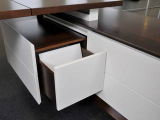 ​Schreibtisch, Fang Interior Design Fang Interior Design Moderne Arbeitszimmer