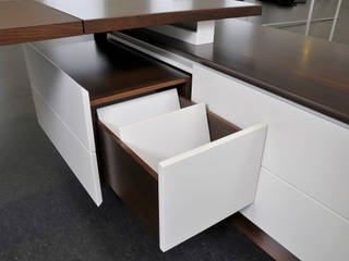 ​Schreibtisch, Fang Interior Design Fang Interior Design Moderne Arbeitszimmer