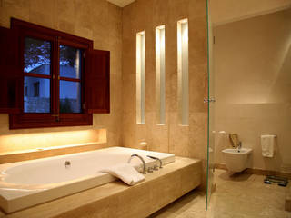 HOUSE in Majorca, Spain, aureolighting aureolighting Modern style bathrooms