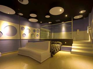 Hotel Ke Color , DIN Interiorismo DIN Interiorismo モダンスタイルの寝室