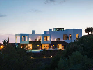 Los Altos de Marbella, Yeregui Arquitectos Yeregui Arquitectos Nhà phong cách Địa Trung Hải