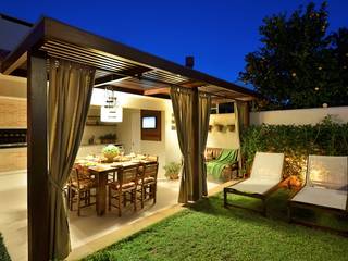 homify Rustic style garden Wood Wood effect Furniture