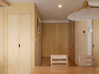 戸建リノベーション「回遊性のある家」, 池田デザイン室（一級建築士事務所） 池田デザイン室（一級建築士事務所） Wood effect
