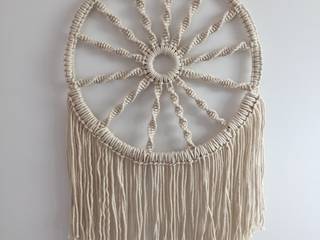 Tiare Modern Macrame Dreamcatcher, Macramé moderne Attrape rêve, , Lou Perdigaou Lou Perdigaou Paredes y suelos de estilo escandinavo Algodón Rojo