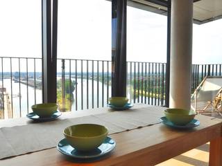 Home Staging einer Maisonette-Wohnung in bester Weser-Lage, Karin Armbrust Karin Armbrust Sala da pranzo moderna