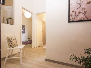 Home Staging Bilocale ad Andorra, Vivere lo Stile Vivere lo Stile Mediterranean corridor, hallway & stairs
