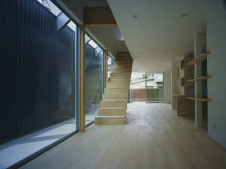 東豊中の家, OSM-Architects OSM-Architects Pasillos, vestíbulos y escaleras modernos