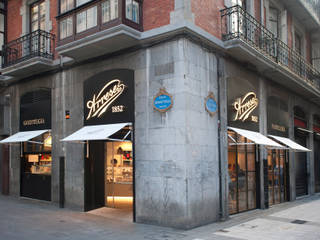 Proyecto y dirección de obra de decoración de pastelería en Bilbao, Sube Interiorismo Sube Interiorismo Espacios comerciales Negro
