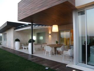 Proyecto de diseño interior y decoración para vivienda unifamiliar, Sube Interiorismo Sube Interiorismo Mediterrane balkons, veranda's en terrassen
