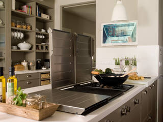 Cocina y planchador con el sello inconfundible de Deulonder, DEULONDER arquitectura domestica DEULONDER arquitectura domestica Kitchen Beige