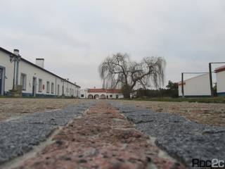 Arranjos Exteriores na herdade Monte das Faias, Grândola, ROC2C_Calçada Portuguesa ROC2C_Calçada Portuguesa Commercial spaces Granite