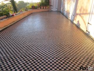 Chess Pavement, Estoril, ROC2C_Calçada Portuguesa ROC2C_Calçada Portuguesa Mediterranean style balcony, veranda & terrace Limestone