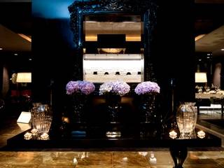 Deep Sky crystal chandelier in Ritz Carlton Hotel in Bahrain, Manama, Manooi Manooi Espaços comerciais