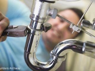 Bathroom Fitters in Archway Casas de banho modernas por Builders Archway Moderno