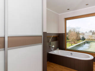 Projektfotos: Aufbewahrungs-Lösungen für jeden Raum, Elfa Deutschland GmbH Elfa Deutschland GmbH Modern Bathroom Wood Brown