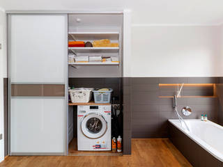 Projektfotos: Aufbewahrungs-Lösungen für jeden Raum, Elfa Deutschland GmbH Elfa Deutschland GmbH Modern bathroom Wood Brown