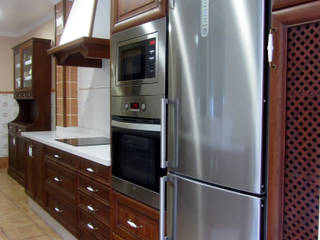 Cocina rústica, MUDEYBA S.L. MUDEYBA S.L. ラスティックデザインの キッチン 無垢材 ブラウン